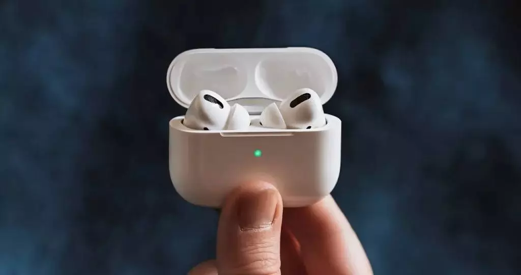 From Dubai to Pakistan: iPhone Tracking Helps Recover Lost AirPods Amid Controversy Involving India From Dubai to Pakistan: iPhone Tracking Helps Recover Lost AirPods Amid Controversy Involving India