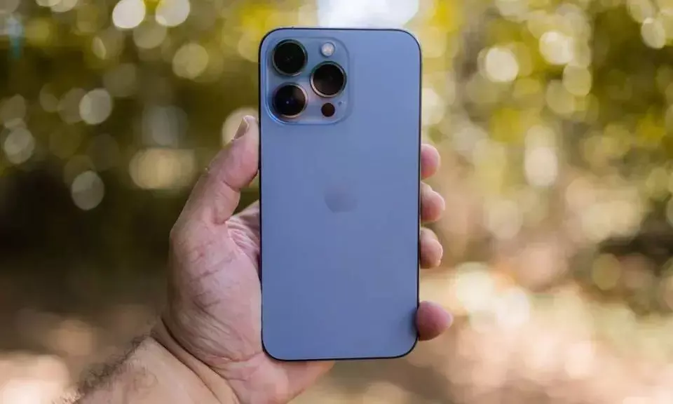 Apple iPhone 16 Pro and Pro Max Get Major Price Cuts on Amazon Ahead of iPhone 17 Launch