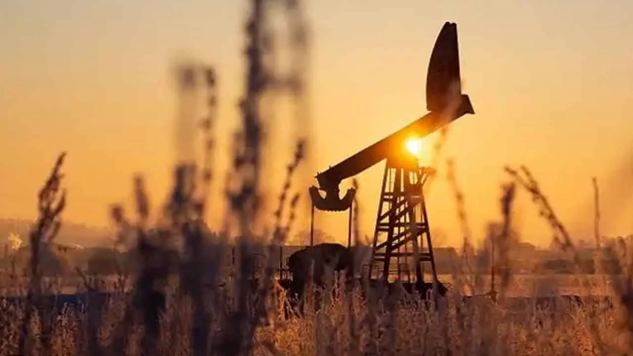 Oil Markets Hold Steady Amidst Robust U.S. Job Growth and Looming Tariff Decisions Oil Markets Hold Steady Amidst Robust U.S. Job Growth and Looming Tariff Decisions
