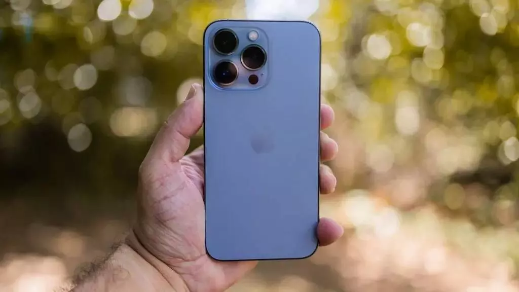 Apple iPhone 16 Pro and Pro Max Get Major Price Cuts on Amazon Ahead of iPhone 17 Launch Apple iPhone 16 Pro and Pro Max Get Major Price Cuts on Amazon Ahead of iPhone 17 Launch