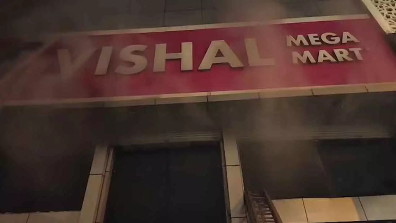 Tragedy Strikes Karol Bagh: Fatal Fire Engulfs Vishal Mega Mart, Investigation Underway Tragedy Strikes Karol Bagh: Fatal Fire Engulfs Vishal Mega Mart, Investigation Underway