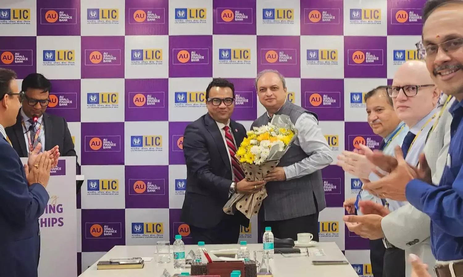 LIC ties up with AU SFB for bancassurance