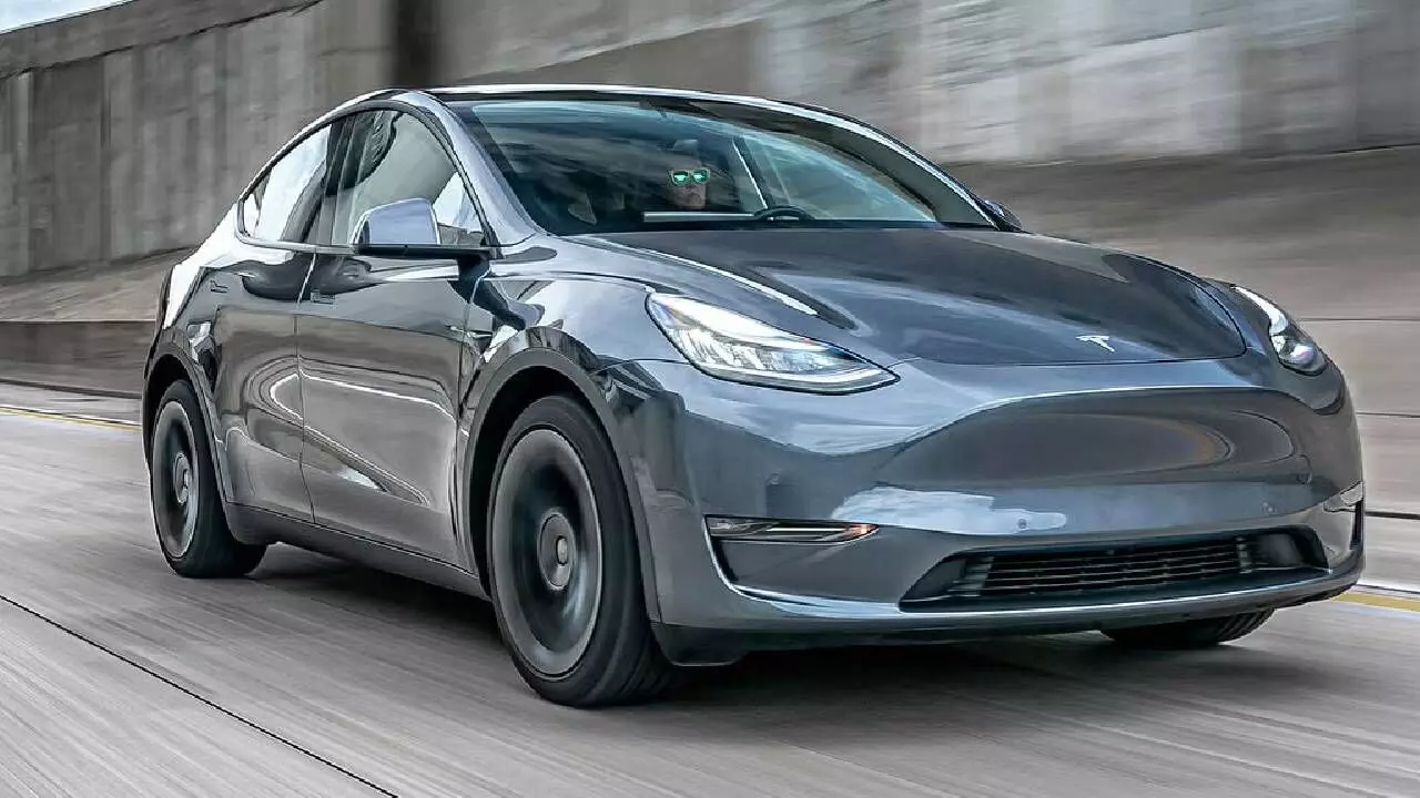 Tesla Launches in India: First Mumbai Showroom Opens with Model Y from Rs 60 Lakh Tesla Launches in India: First Mumbai Showroom Opens with Model Y from Rs 60 Lakh