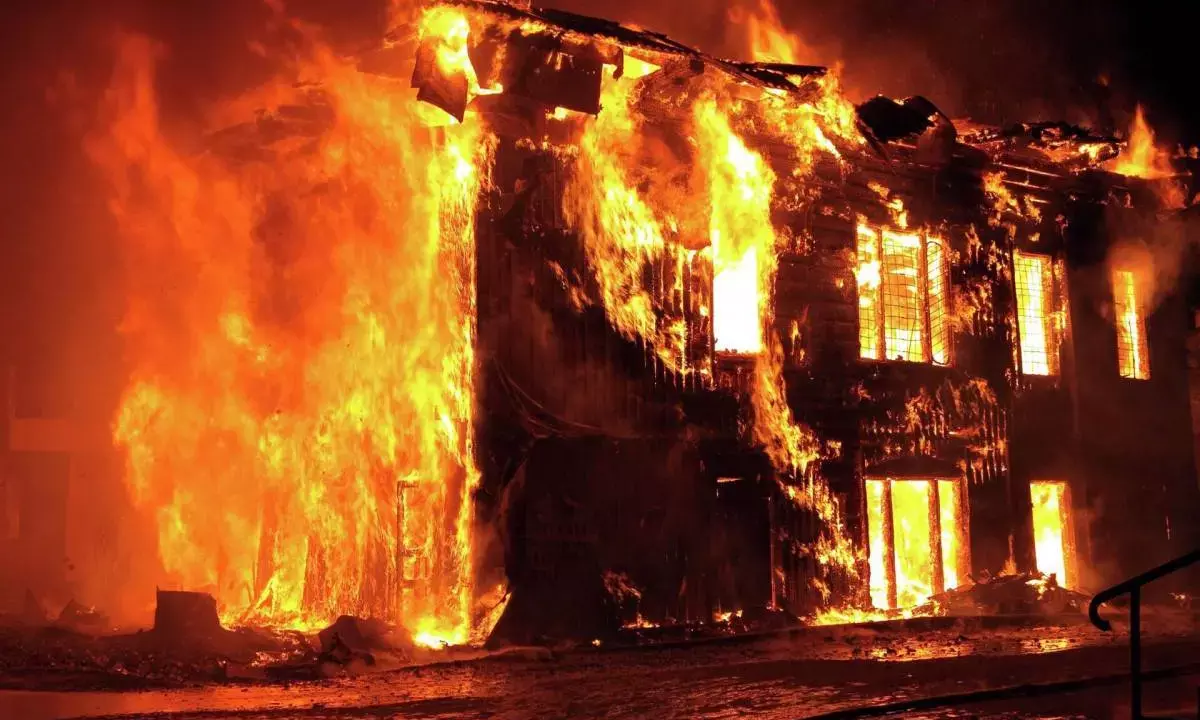 Iraq Shopping Mall Fire: At Least 60 Dead in Al-Kut, Cause Under Investigation