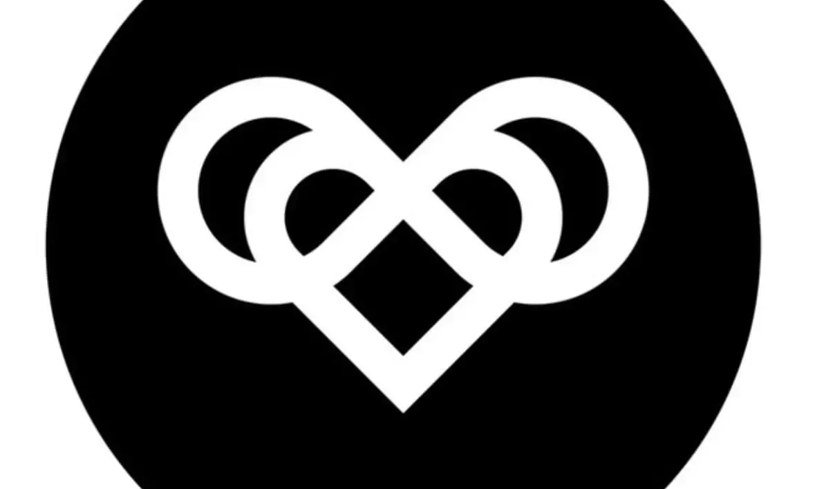 iFamily App: Meet Chosen Family— Always Have Someone to Share the Holidays With