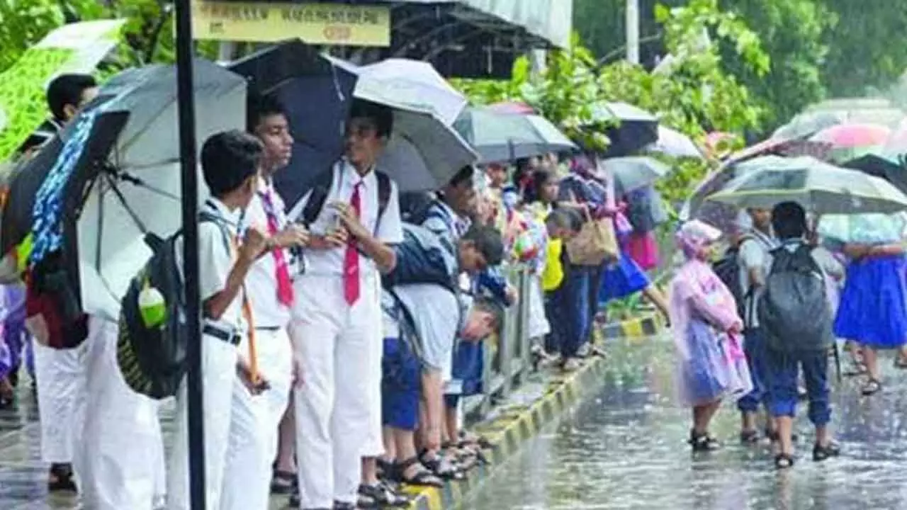 Monsoon Mayhem: Heavy Rains Shut Down Schools and Colleges in Dakshina Kannada Monsoon Mayhem: Heavy Rains Shut Down Schools and Colleges in Dakshina Kannada