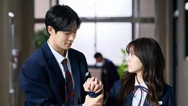 Head Over Heels Finale: Kim Se-jeong & Bae In-hyuk’s K-Drama Ends on Prime Video – Release Date & Plot Head Over Heels Finale: Kim Se-jeong & Bae In-hyuk’s K-Drama Ends on Prime Video – Release Date & Plot