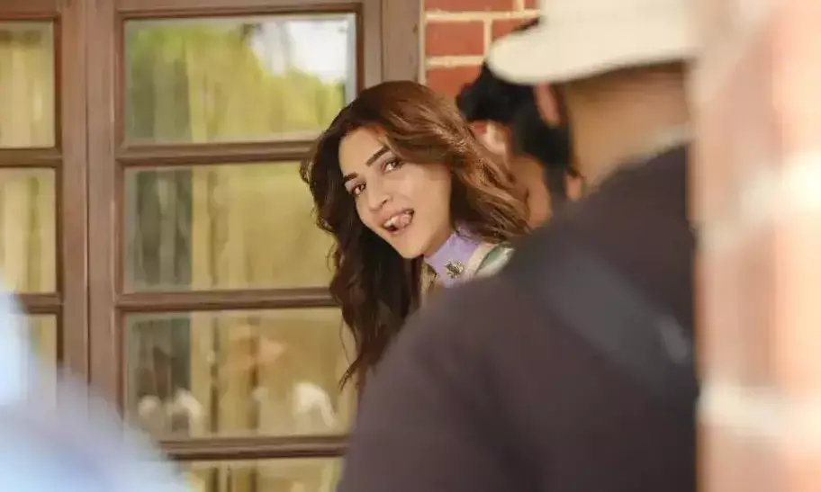 Dhanush Shares Heartfelt Birthday Wish for Kriti Sanon with BTS Pic from ‘Tere Ishk Mein’ Dhanush Shares Heartfelt Birthday Wish for Kriti Sanon with BTS Pic from ‘Tere Ishk Mein’