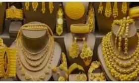 Gold Prices Dip Slightly in India on July 28; 24K Trades Near ₹1 Lakh, Silver Also Slips Gold Prices Dip Slightly in India on July 28; 24K Trades Near ₹1 Lakh, Silver Also Slips