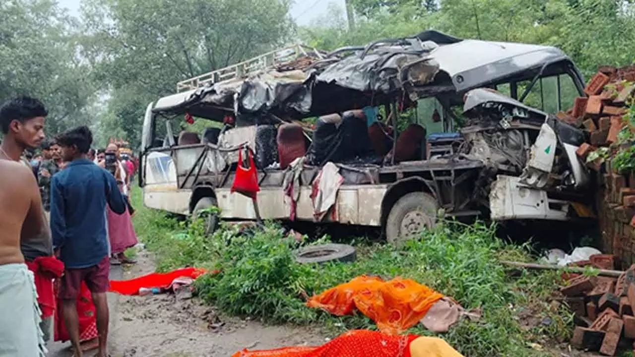 Jharkhand Bus Crash: 5 Kanwariyas Dead, Many Injured in Deoghar