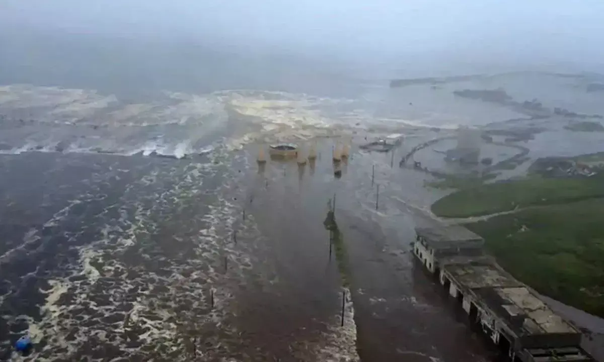 Tsunami Warning LIVE: 8.8 Earthquake Near Russia Sparks Pacific-Wide Alerts; Hawaii, Japan, US West Coast on High Alert Tsunami Warning LIVE: 8.8 Earthquake Near Russia Sparks Pacific-Wide Alerts; Hawaii, Japan, US West Coast on High Alert