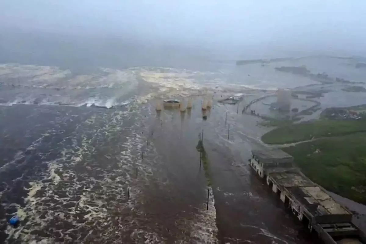 Tsunami Warning LIVE: 8.8 Earthquake Near Russia Sparks Pacific-Wide Alerts; Hawaii, Japan, US West Coast on High Alert