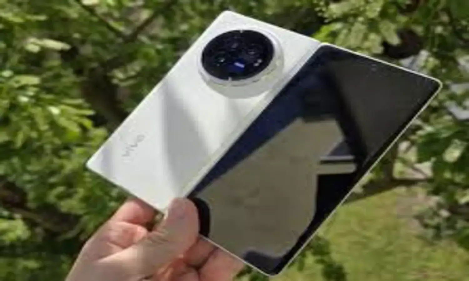 India’s Slimmest Foldable Phone? vivo X Fold5 Hits the Market