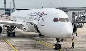 Boeing 787-8 Dreamliner Circles Over Pacific, Makes Emergency Landing in LA With RAT Deployed