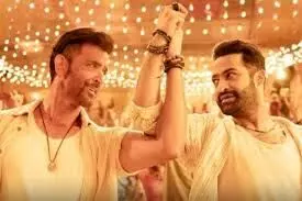 War 2 Twitter Review: Hrithik Roshan–Jr NTR Spy Thriller Opens to Mixed Reactions