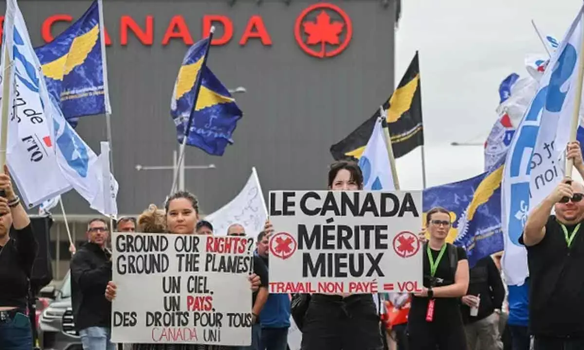 Cabin Crew Pay Dispute Deepens as Air Canada, Union Hold First Talks