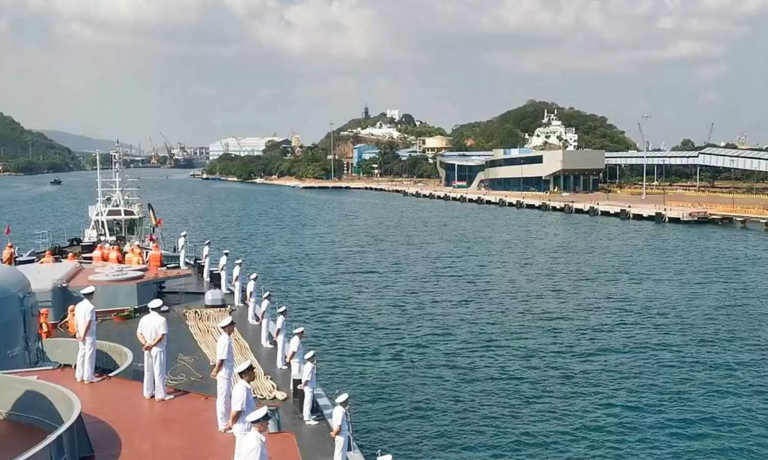 Russian team visits Vizag Port