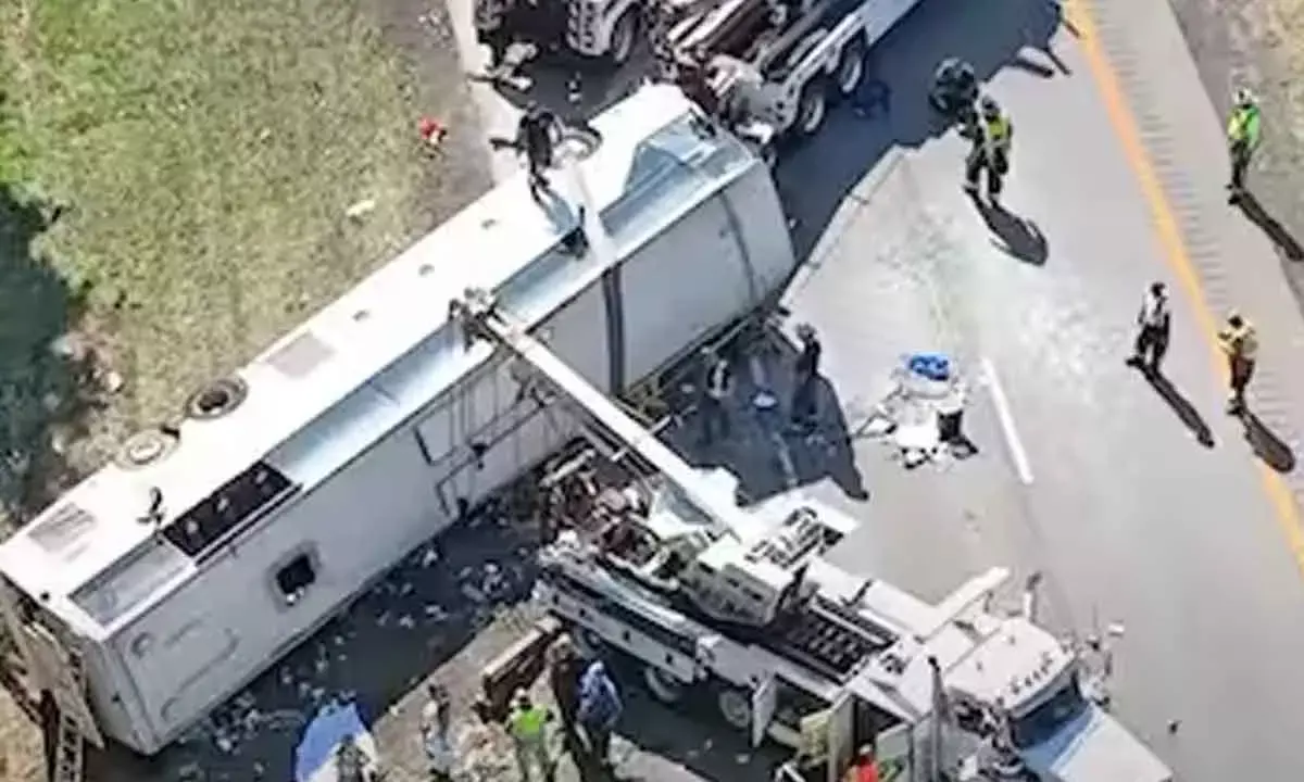 Tourist bus from Niagara Falls crashes in New York; Indians, Chinese onboard