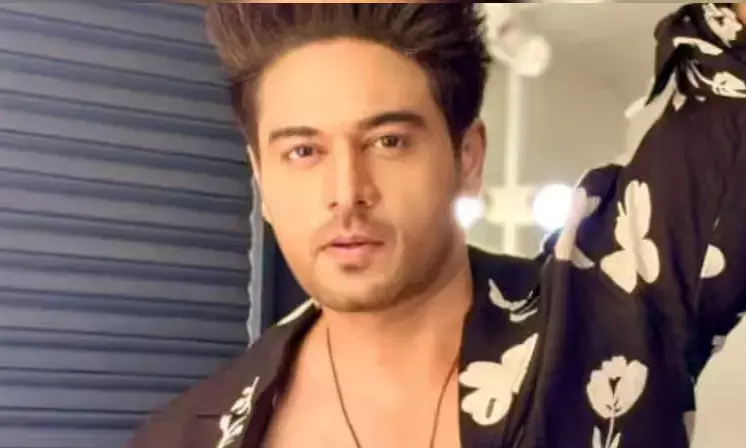 Bigg Boss 19 Update: Gaurav Khanna First Finalist; Rupali Cheers Win