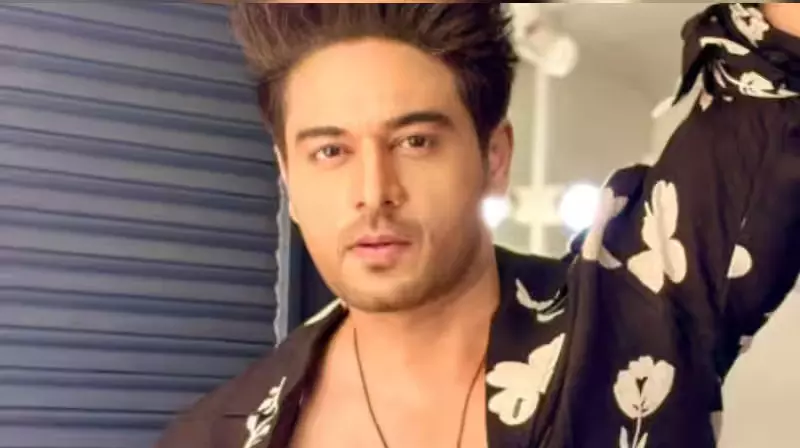 Bigg Boss 19 Update: Gaurav Khanna First Finalist; Rupali Cheers Win