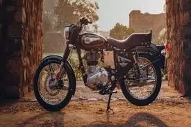 Royal Enfield Sales July 2025: Classic 350 Leads, Hunter and Bullet Post Strong Growth Royal Enfield Sales July 2025: Classic 350 Leads, Hunter and Bullet Post Strong Growth