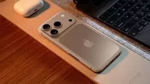 Apple May Bring Reverse Wireless Charging to iPhone 17 Pro