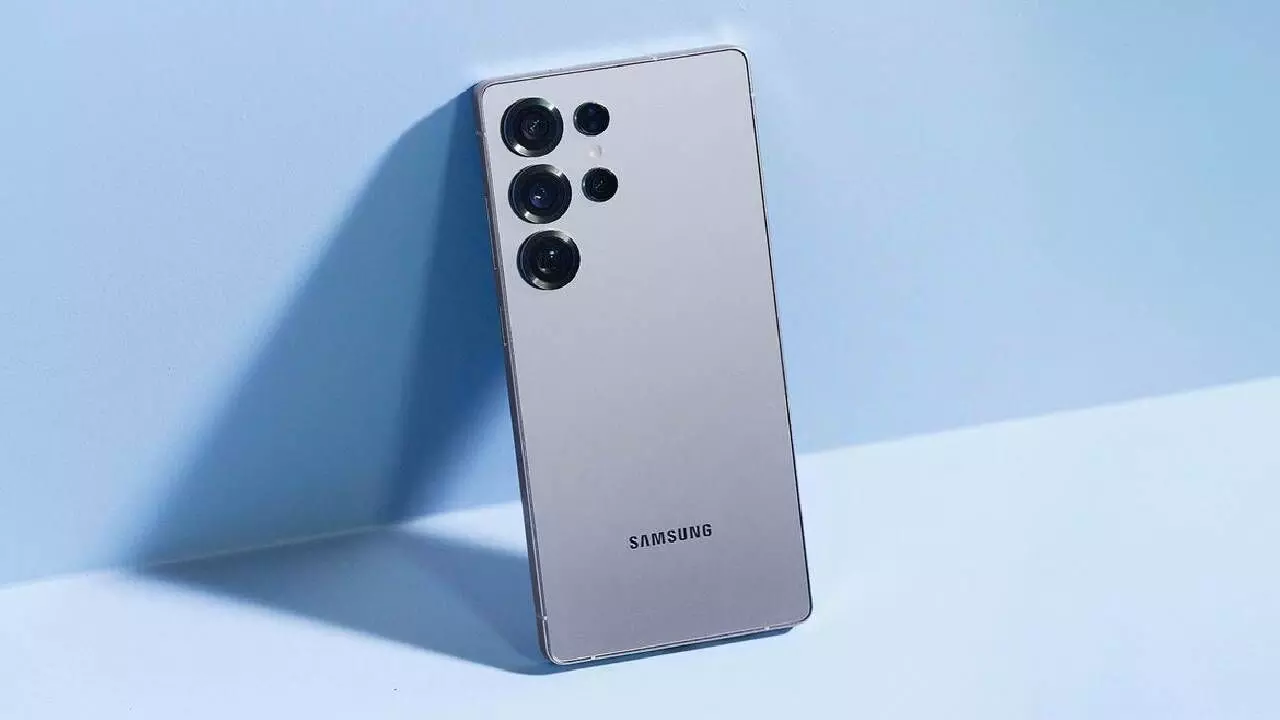 Samsung Galaxy S26 Ultra Rumored to Adopt iPhone 17 Pro–Style Camera Island Amid Major Hardware Upgrades Samsung Galaxy S26 Ultra Rumored to Adopt iPhone 17 Pro–Style Camera Island Amid Major Hardware Upgrades