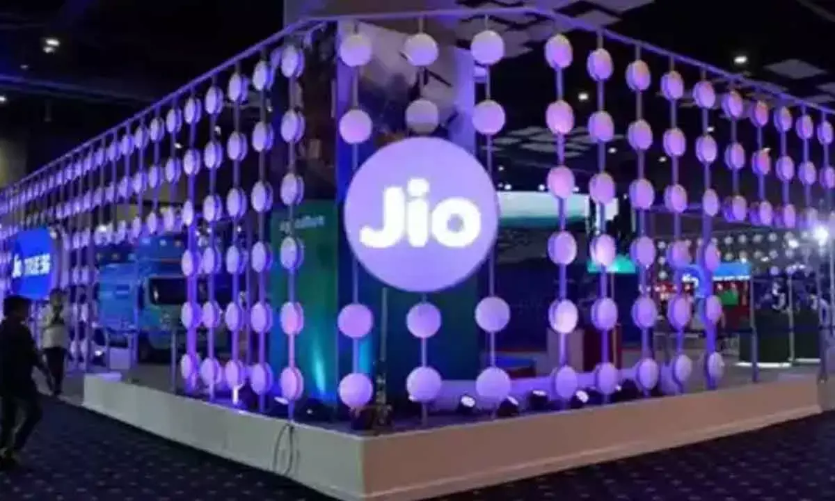 Reliance Shares in Focus as Jio IPO Plans Raise Holding Company Discount Fears