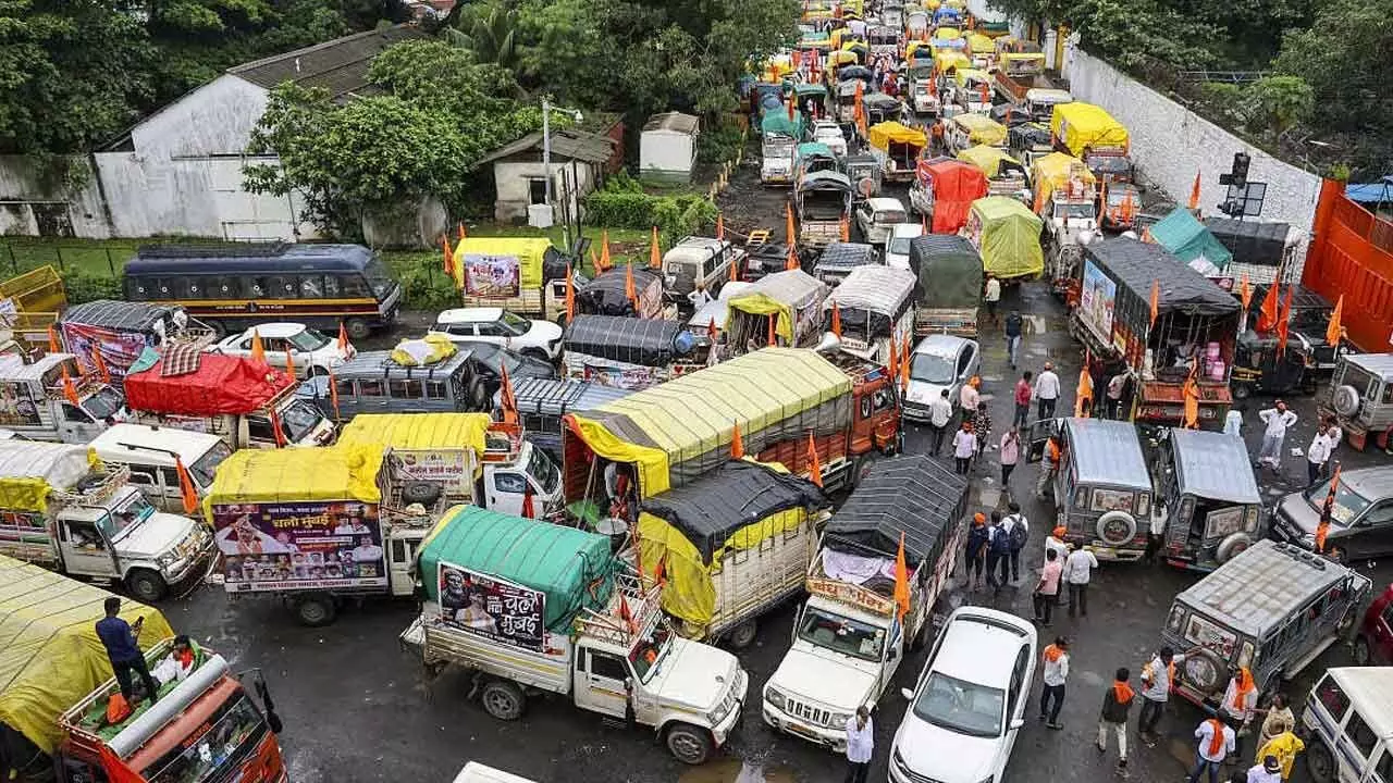 Mumbai Traffic Advisory Issued as Maratha Quota Stir Cripples South Mumbai Mumbai Traffic Advisory Issued as Maratha Quota Stir Cripples South Mumbai