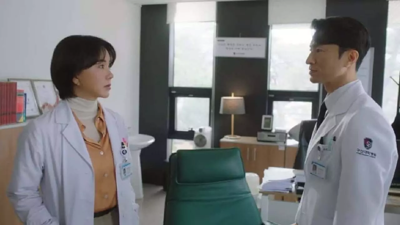 ‘Doctor Cha’ Season 2 Confirmed: Uhm Jung-hwa and Kim Byung-chul Return ‘Doctor Cha’ Season 2 Confirmed: Uhm Jung-hwa and Kim Byung-chul Return