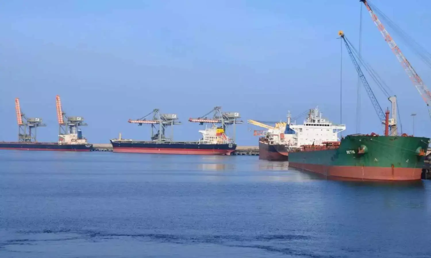 Record in handling vessels by Gangavaram Port
