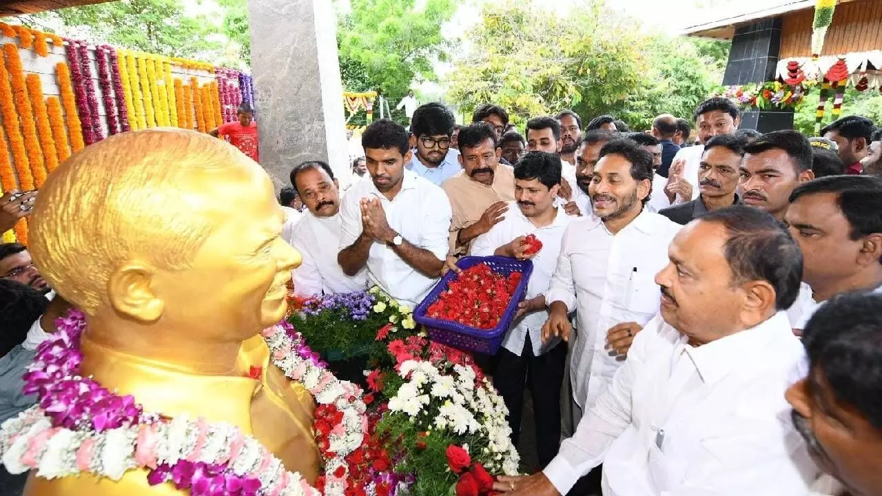 Naidu left farmers in lurch, alleges Jagan Naidu left farmers in lurch, alleges Jagan