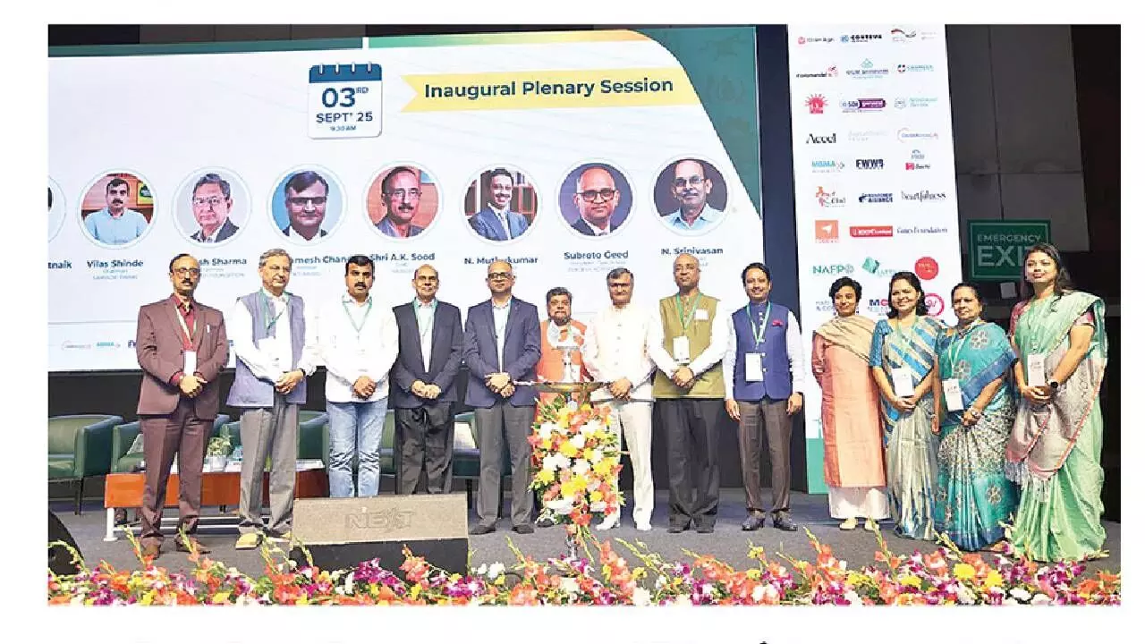 Agri Min stresses farmer growth at FPO meet Agri Min stresses farmer growth at FPO meet