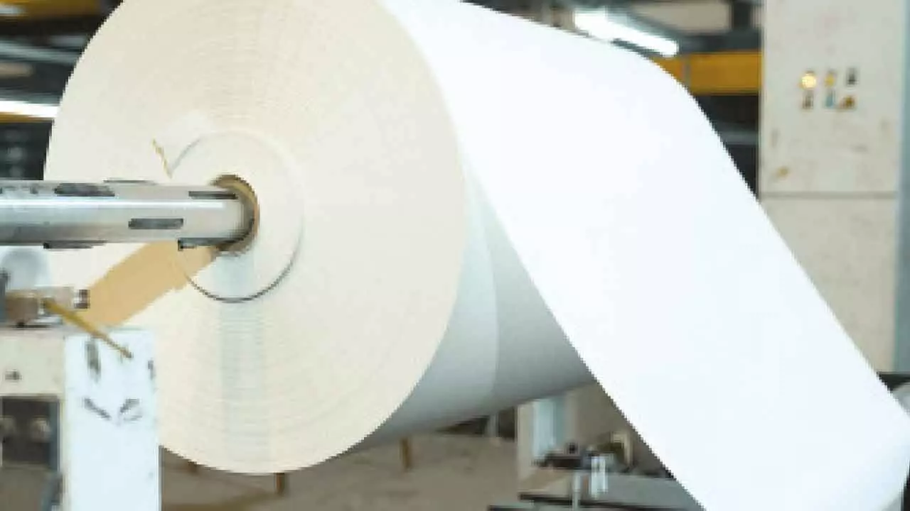 Abril Paper Tech shares list at 20% discount