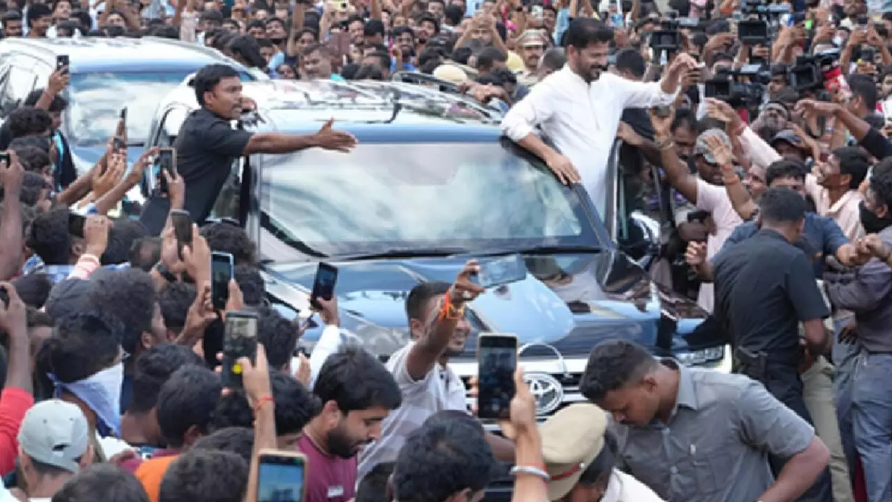 Telangana CM pats officials for peaceful Ganesh immersion