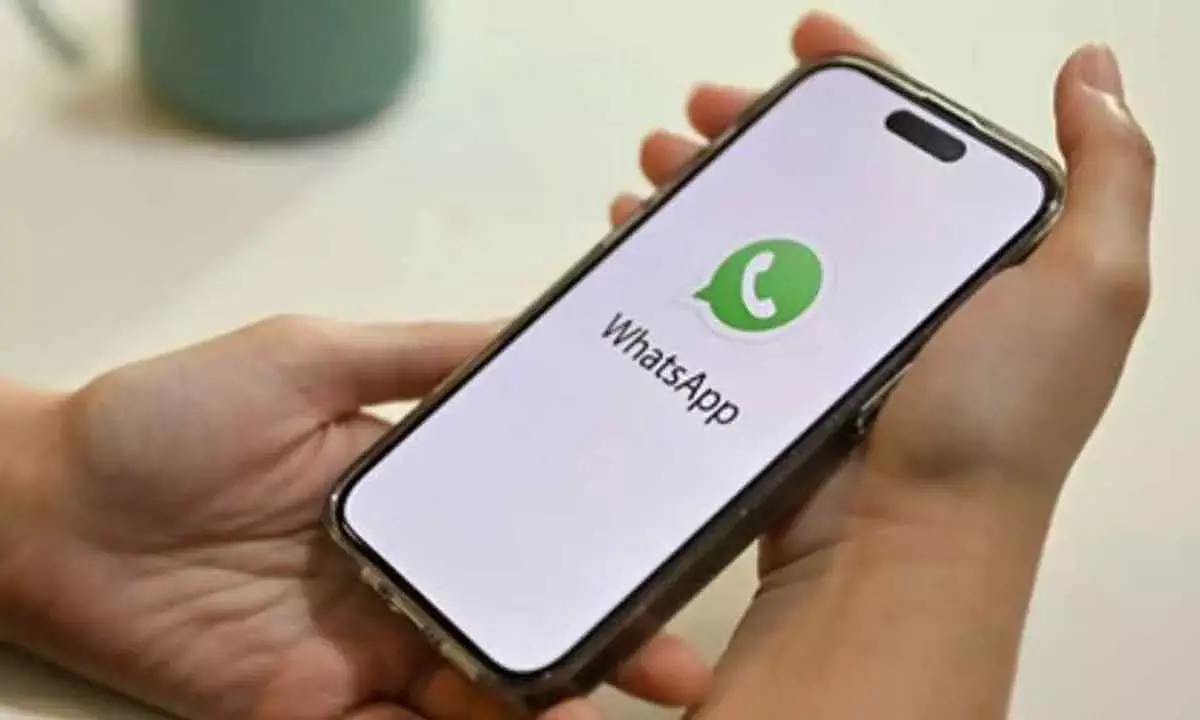 WhatsApp Lets iPhone Users Set Disappearing About Status Updates