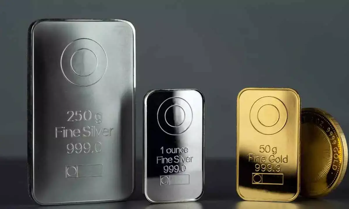 Gold rallies Rs 1,000; silver plummets Rs 3,000