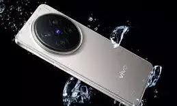 Vivo X300 Pro Leaks Suggest Flat Display to Fix a Common Curved Screen Problem