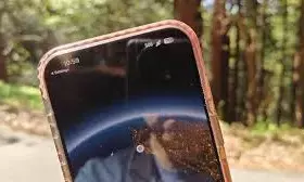 Apple Extends Free Satellite Features for iPhone 14 and iPhone 15 Users Until 2026