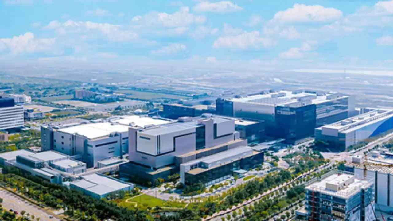 Samsung Biologics signs $1.29 bn deal with US pharma firm Samsung Biologics signs $1.29 bn deal with US pharma firm
