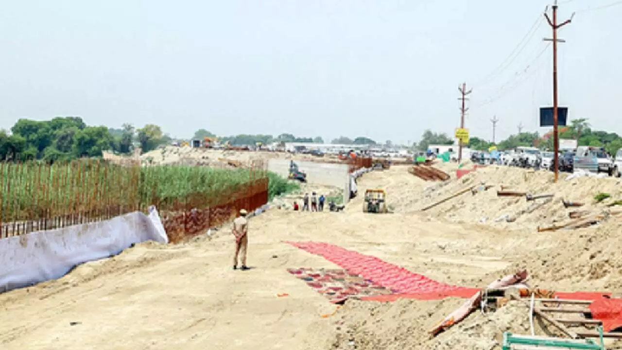 Cabinet nod for new 4-lane highway in Bihar at a cost of `4,447 cr Cabinet nod for new 4-lane highway in Bihar at a cost of `4,447 cr