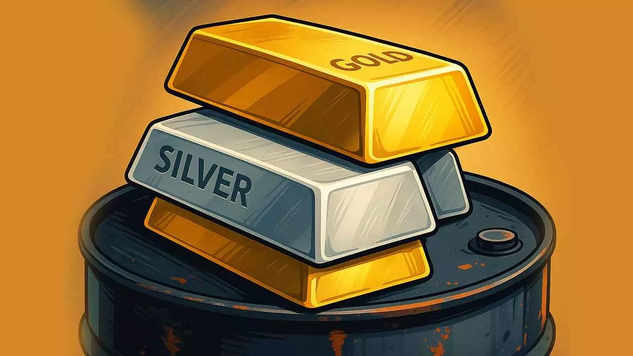 Gold climbs Rs 100 to fresh record