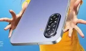 This Week in Tech: Samsung Galaxy F17, Nikon ZR, Canon EOS C50, and More Launched This Week in Tech: Samsung Galaxy F17, Nikon ZR, Canon EOS C50, and More Launched