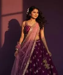 AI-Generated Garba Looks Go Viral on Instagram: Best Google Gemini Prompts for Navratri 2025 AI-Generated Garba Looks Go Viral on Instagram: Best Google Gemini Prompts for Navratri 2025
