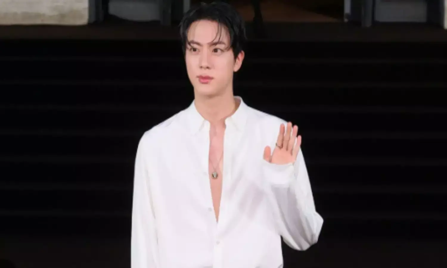 BTS’ Jin Wore This Gucci Look in Milan – Why Everyone’s Obsessed BTS’ Jin Wore This Gucci Look in Milan – Why Everyone’s Obsessed