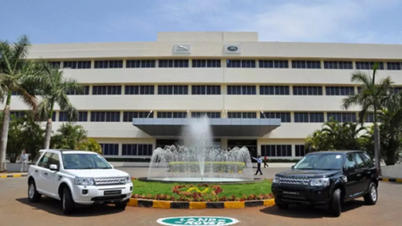 JLR extends production halt until Oct 1