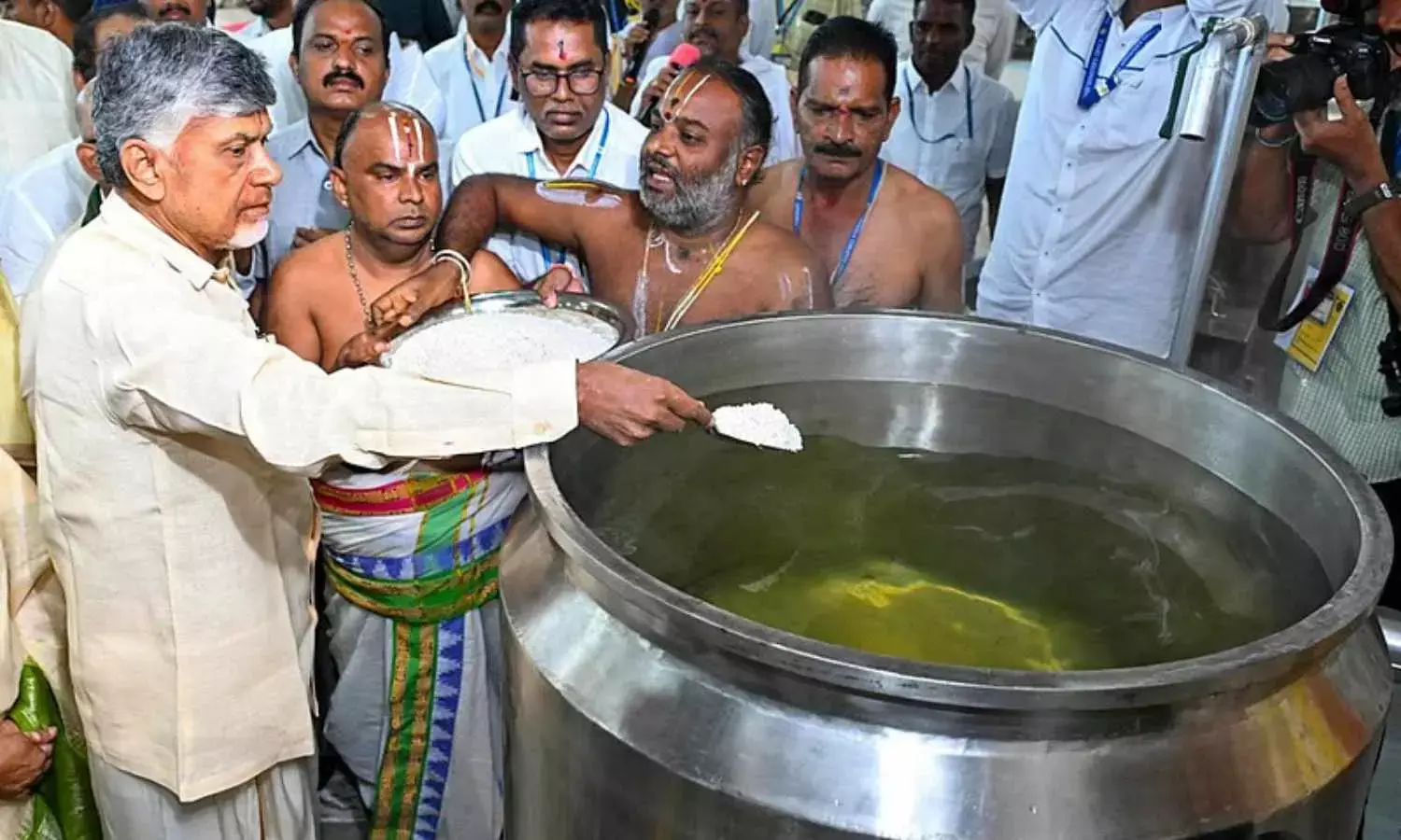 Vice-President, CM inaugurate passenger amenities at Tirumala, AI-based modern equipment for preparing prasadam launched