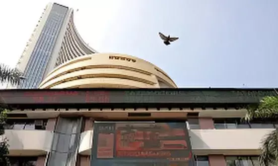 Stock Market LIVE: Sensex Drops 400 Points; Nifty IT, Metal, Pharma, SMIDs Slip; Vi Plunges 7%