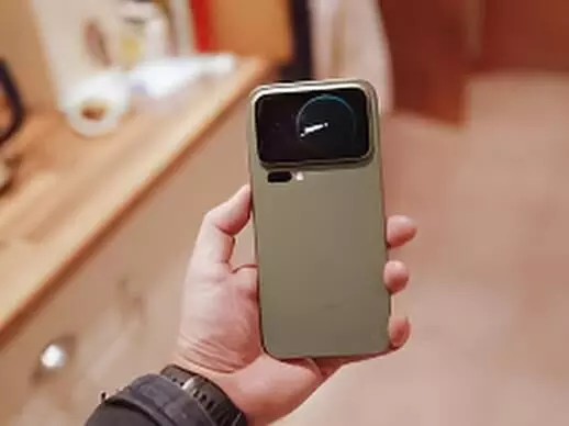 Xiaomi 17, 17 Pro, and 17 Pro Max Take on iPhone 17 Series: Key Features and Specs