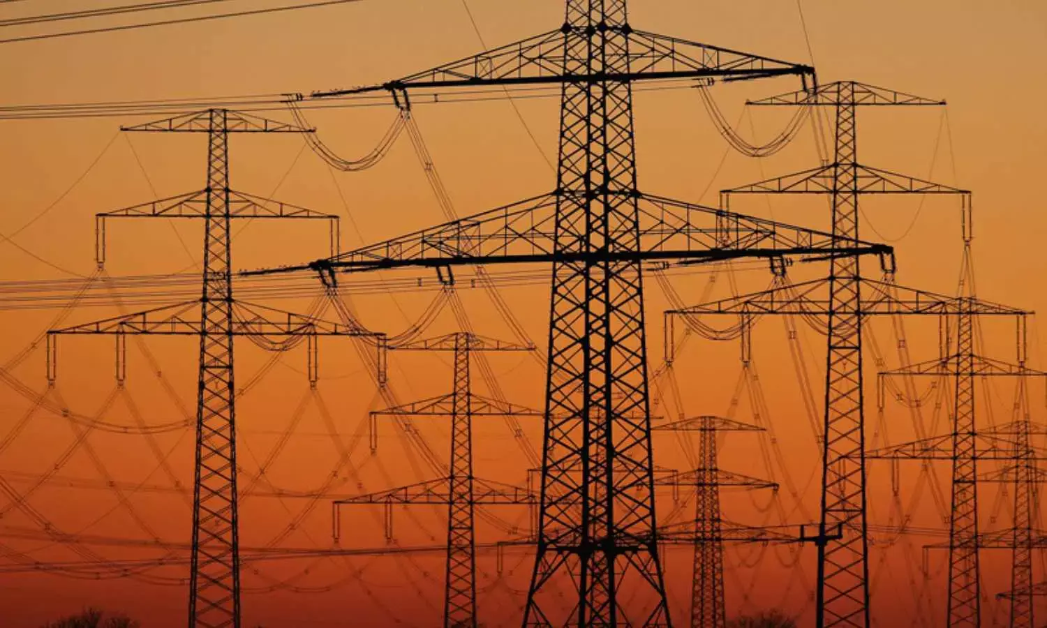 Lower temperatures cool power demand to 123 bn units in Nov